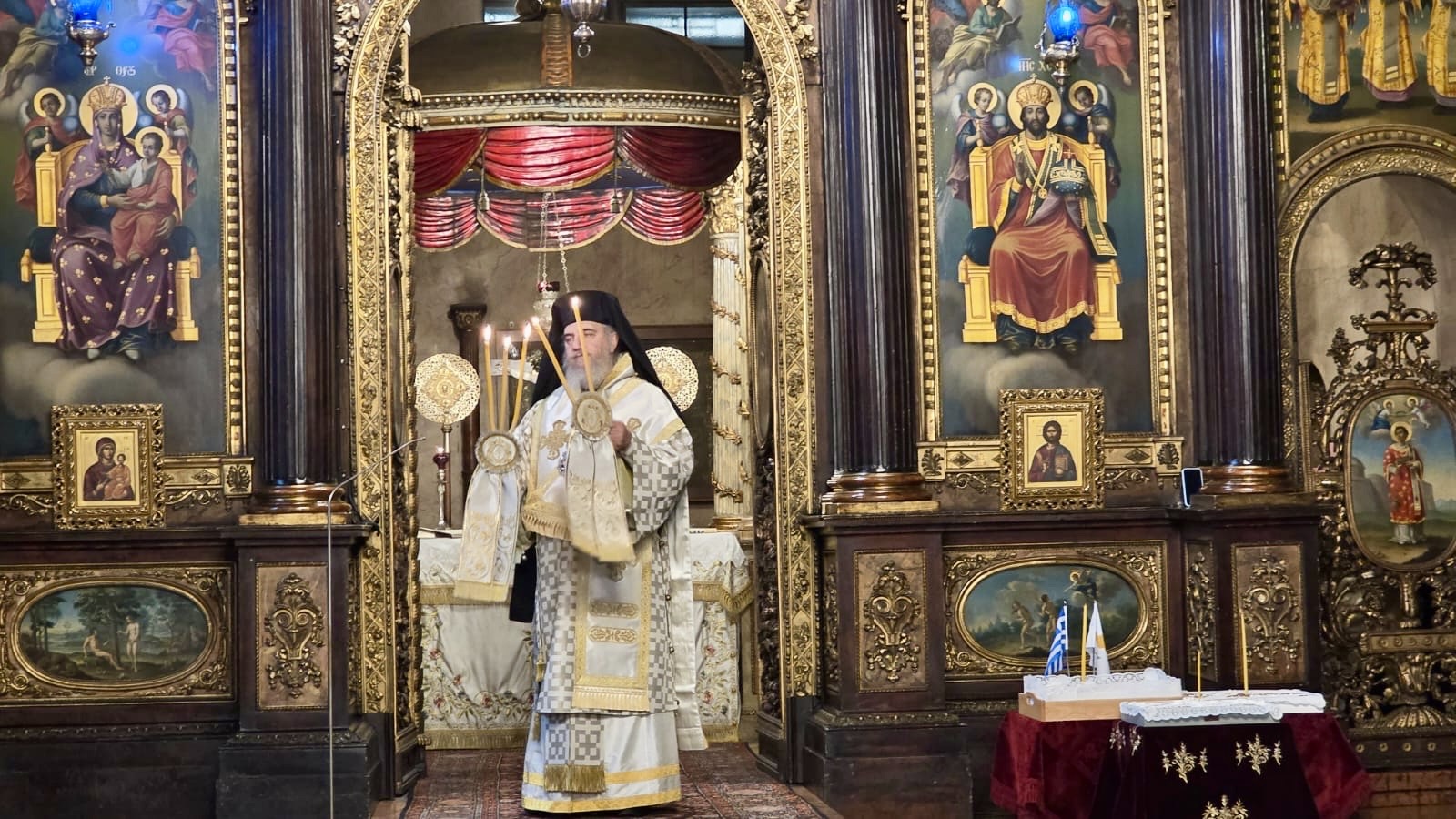 Erzbischöfliche Göttliche Liturgie und Doxologie zum Nationalfeiertag Zyperns in der Kathedrale zur Heiligen Dreifaltigkeit in Wien
