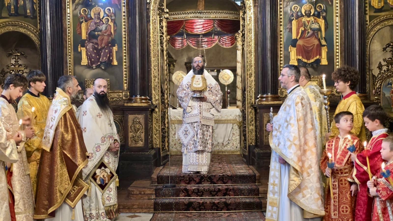 Erzbischöfliche Göttliche Liturgie und Doxologie zum Nationalfeiertag Zyperns in der Kathedrale zur Heiligen Dreifaltigkeit in Wien
