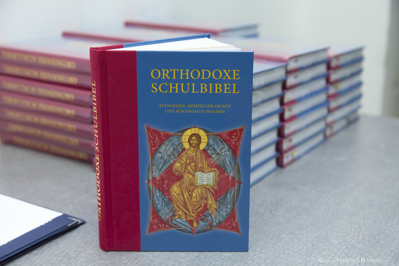 Neue orthodoxe Schulbibel für den orthodoxen Religionsunterricht
